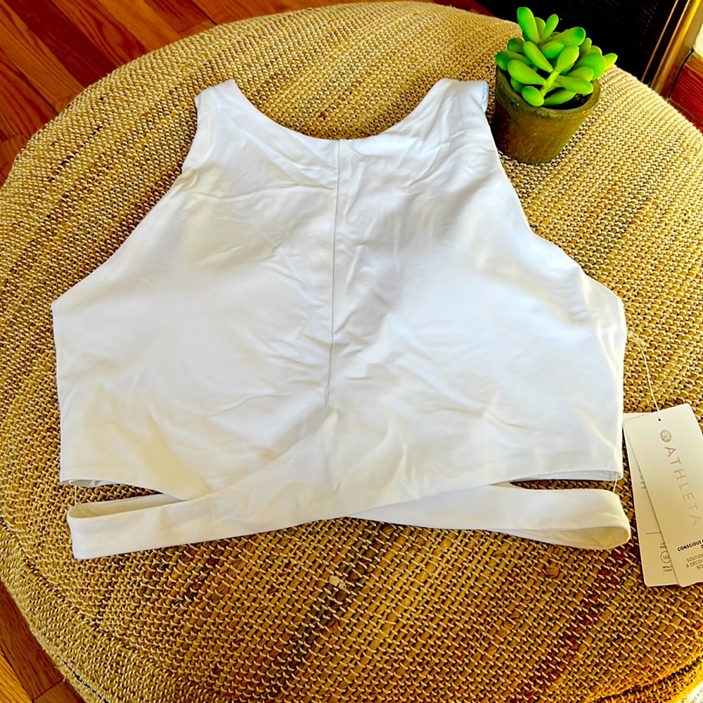Athleta NWT Conscious Cut out Crop D-DD Size L
